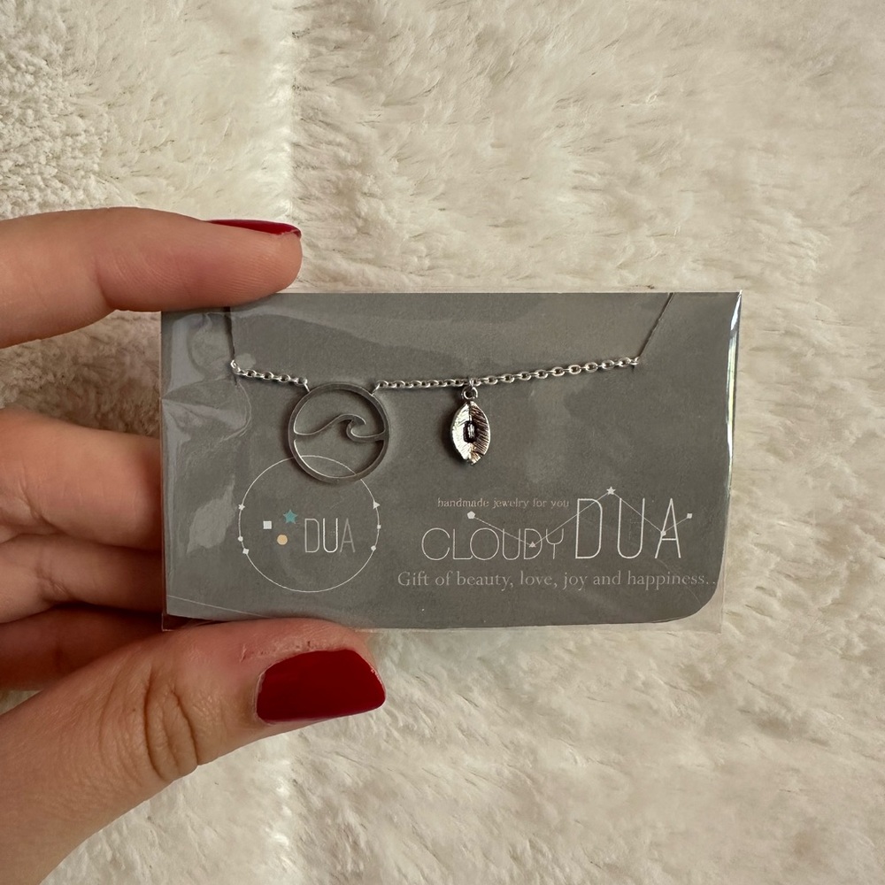 NWT Wave Necklace